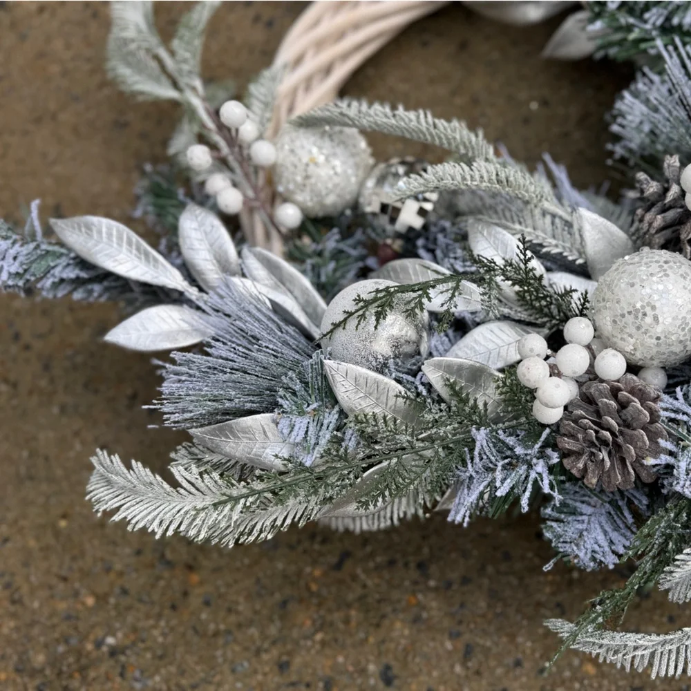 White & Silver Holiday Wreath